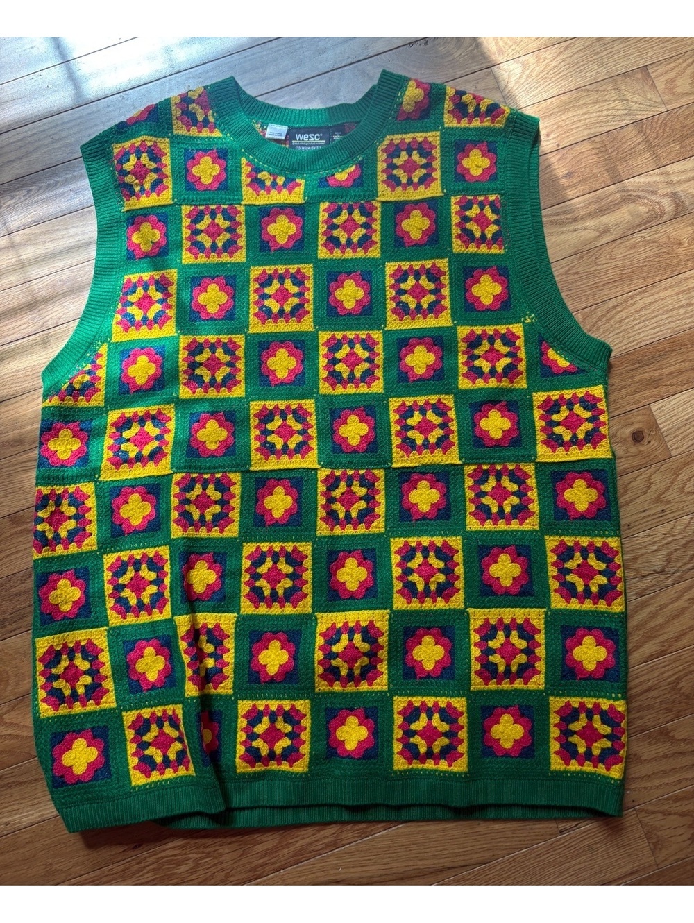 WESC Unisex Crewneck Tank Top Crochet Sweater Vest Size XL XXL Green Yellow Pink
